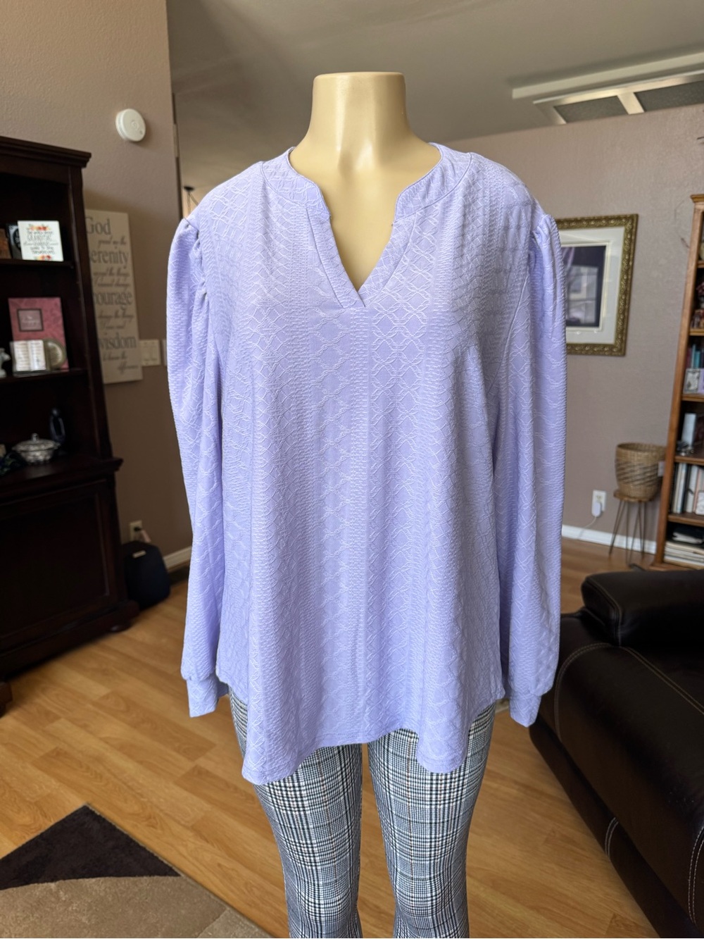 Boutique lavender textured V-neck long sleeve blouse-size 1X